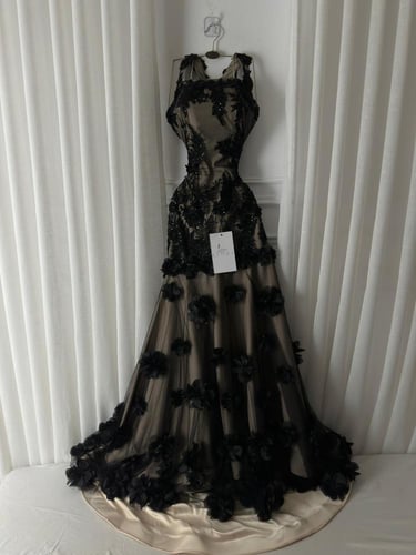 فستان سهره اسود مورد معا ذيل ملكي