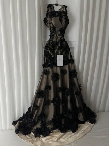 فستان سهره اسود مورد معا ذيل ملكي