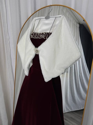 فستان مخمل عودي على جاكت