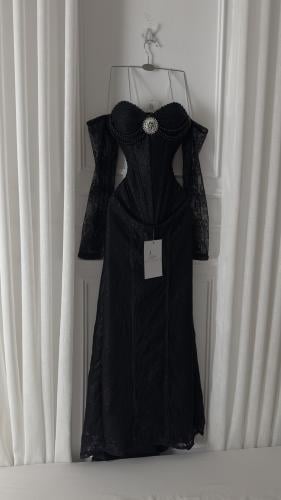 فستان دانتيل اسود ملكي