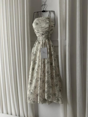 فستان ناعم بنقشه مميزه وفصوص