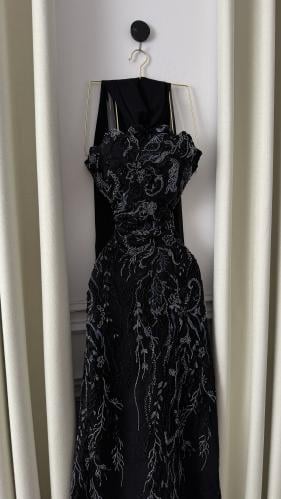 فستان اسود ملكي مطرز