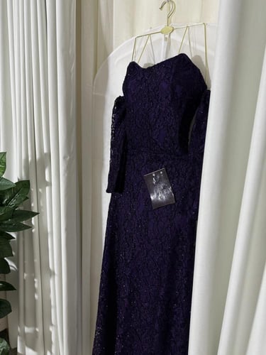 فستان دانتيل بنفسجي مبطن