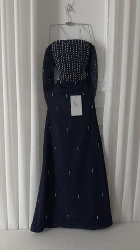 فستان دانتيل كحلي مطرز