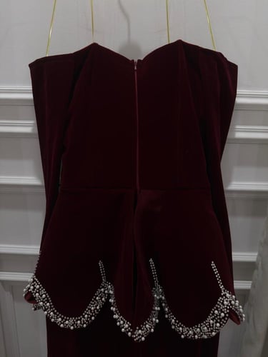 فستان جوخ عودي غامق معا تطريز