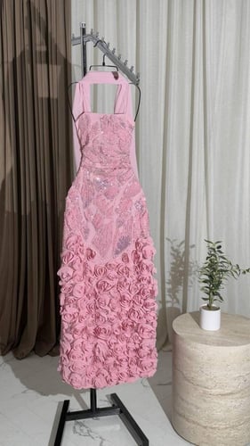 فستان براون بأكمام