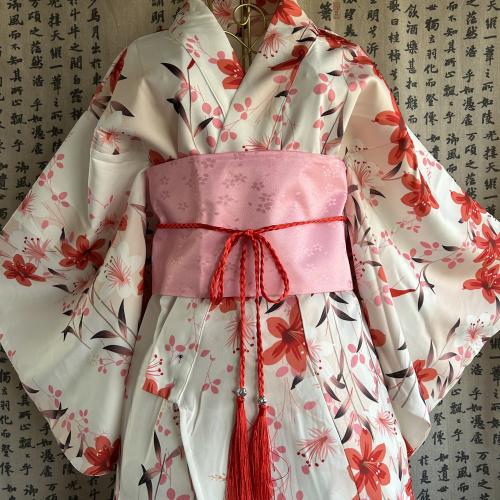 يوكاتا زهرة الكركديه مع حزام فيونكة