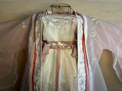 هانفو صيني وردي -إيجار