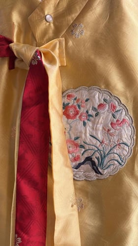 هانبوك الاميرة الكورية اصفر و زيتي - إيجار