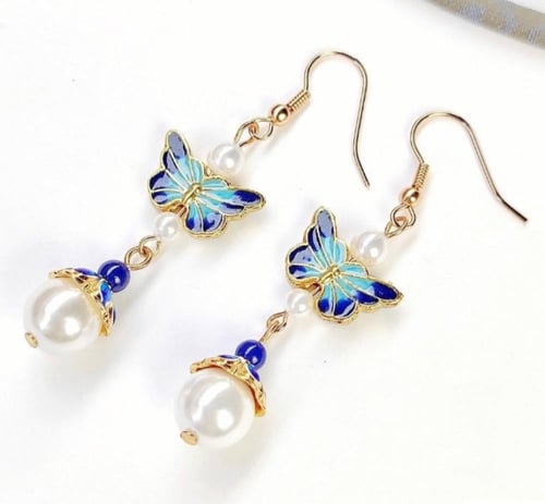 اقراط آسيوية