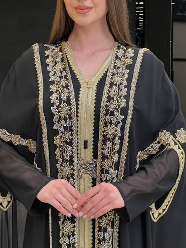 جلابية بتصميم قفطان