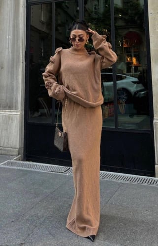 طقم تريكو من قطعتين بلوزه وتنوره