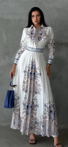 فستان مطبوع بطبعات ومكسر