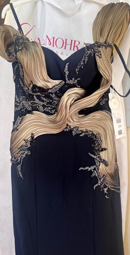 فستان سهره بتفاصيل أنيقه