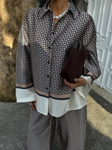 طقم من الحرير