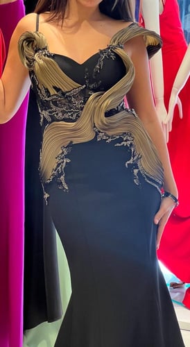 فستان سهره بتفاصيل أنيقه