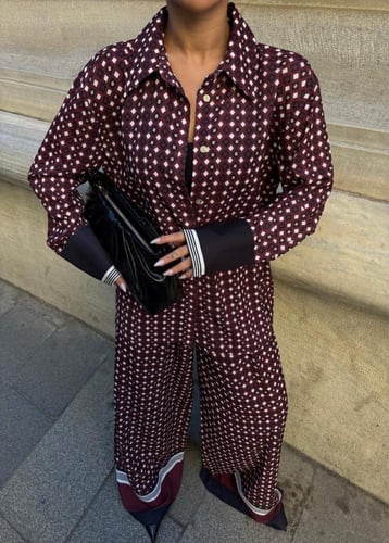 طقم من الحرير