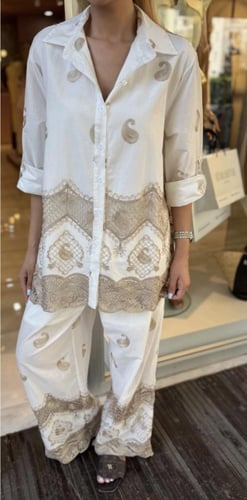 طقم مطرز من قميص وبنطلون