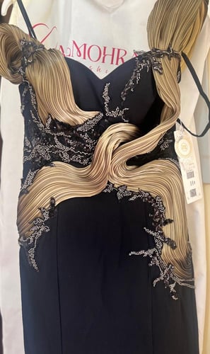 فستان سهره بتفاصيل أنيقه