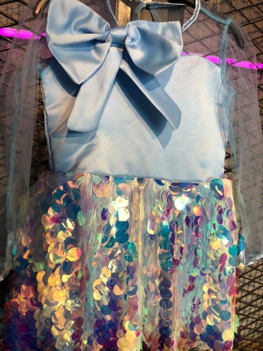 فستان بناتي من الترتر مع ربطة شعر