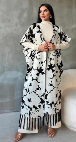 طقم من التريكو ٣ قطع