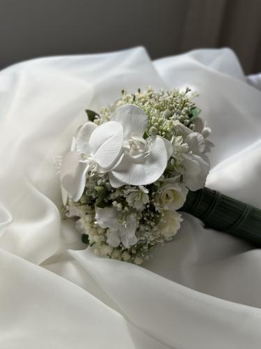 مسكة مع لوقو