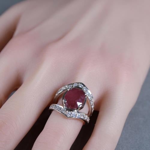 ياقوت طبيعي يدوي