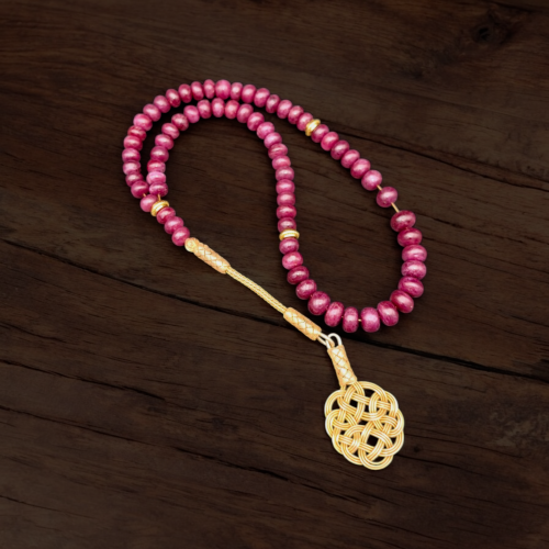 مسباح من الياقوت الطبيعي غير المعالج