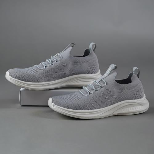 حذاء رياضي رصاصي