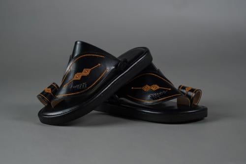 حذاء شرقي اسود طبي || جيباردو