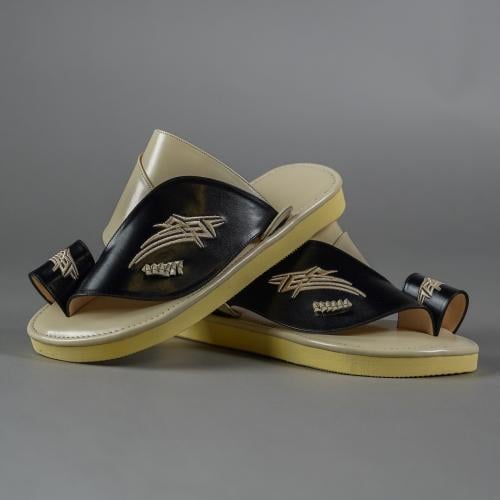 حذاء شرقي مطرز جيباردو || بيج