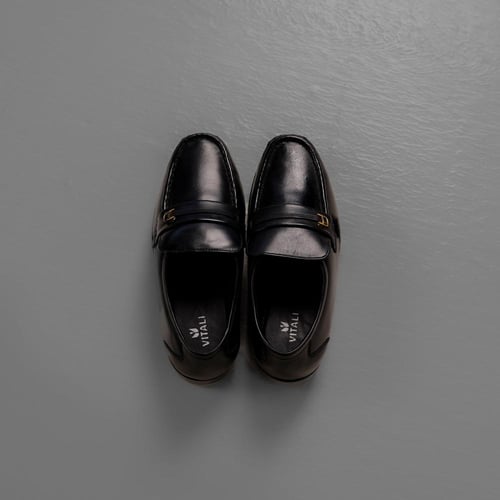 جزمة فيتالي شبابي