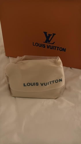 شنط براند Lv