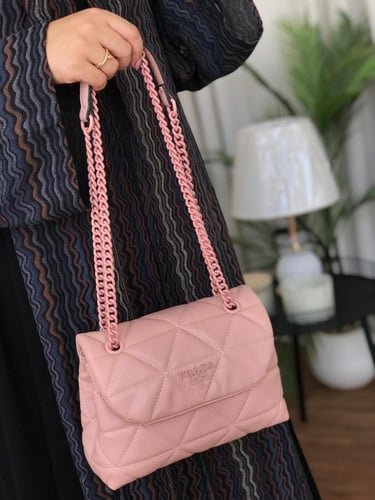 شنط براند prada
