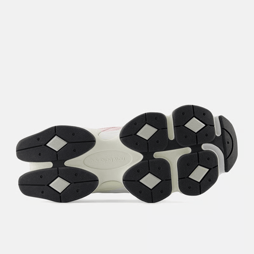 حذاء نيو بالانس 9060 New Balance - بينك