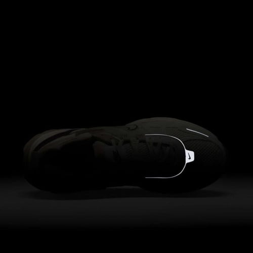 حذاء نايك V2K (بني)
