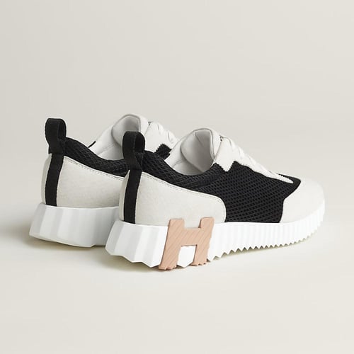 Bouncing sneaker