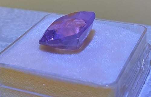 لافندر كوارتز برازيلي طبيعي (غير معالج ) 19 قيراط