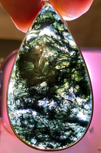 تعليقة بحجر الجاسبر (اليشب)