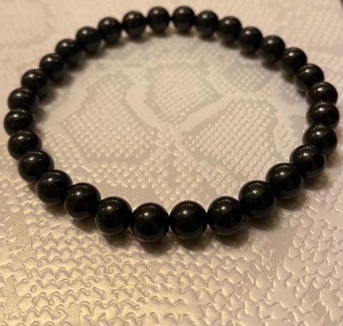 اسوارة عقيق اسود طبيعي (غير معالج)