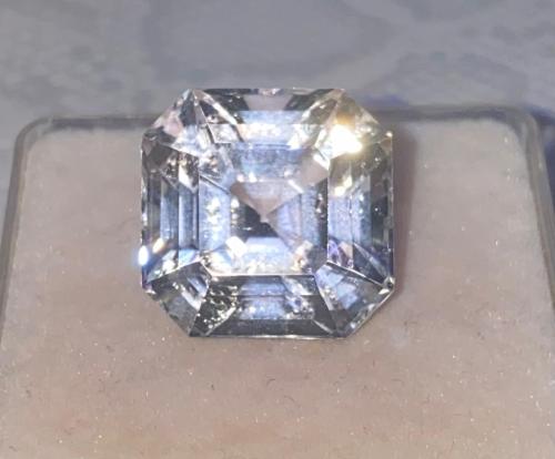 كونزيت افغاني طبيعي (غير معالج) 20.075 قيراط