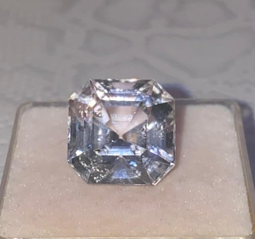 كونزيت افغاني طبيعي (غير معالج) 20.075 قيراط