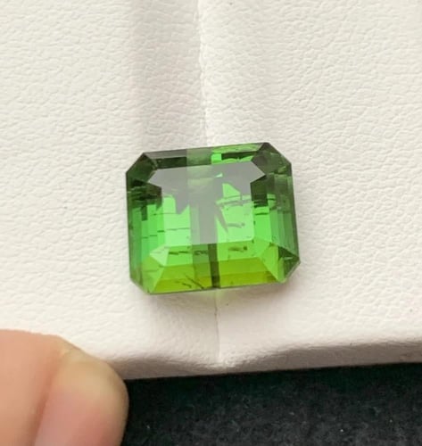 تورمالين موزمبيقي طبيعي (غير معالج) 8.23 قيراط