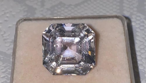 كونزيت افغاني طبيعي (غير معالج) 20.075 قيراط