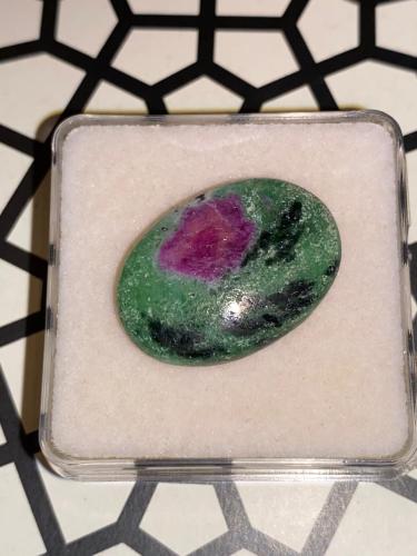 حجر مدمج روبي زويسيت (ruby zoisite) طبيعي (غير معا...
