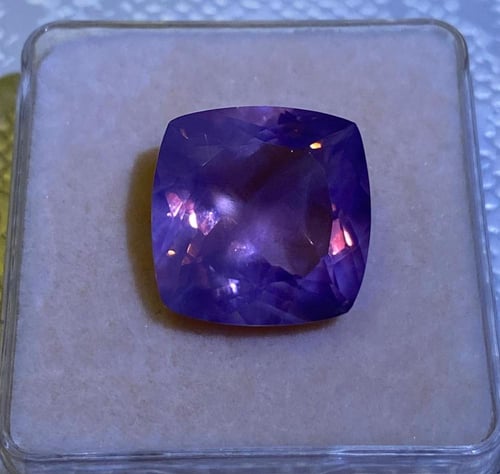 لافندر كوارتز برازيلي طبيعي (غير معالج ) 19 قيراط