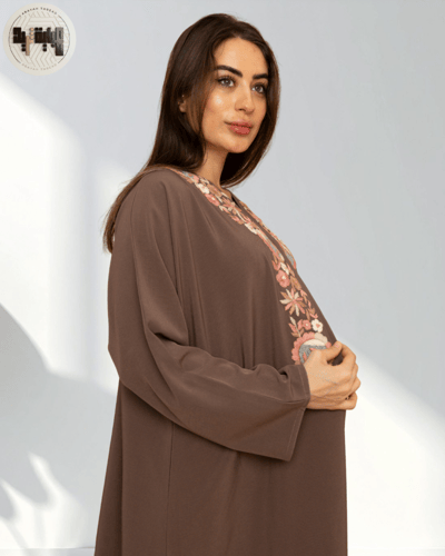 عبايه ملونة فخمة بتصميم زهري وقماش كريب فاخر