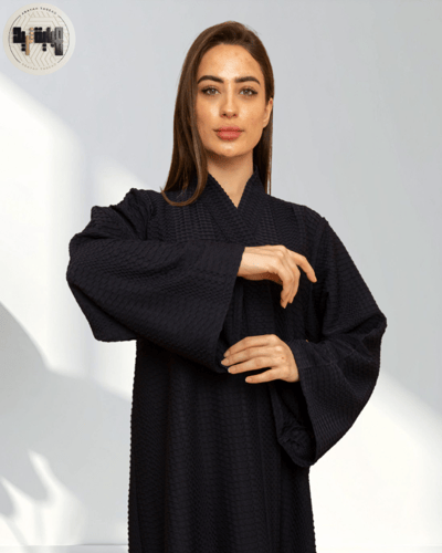 عباية شتويه كوري كحلي غامق بتصميم كيمونو وقماش مضل...