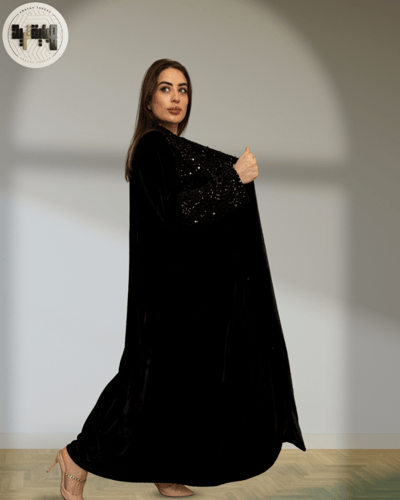 عباية مخمل اسود مزينة ترتر فاخر