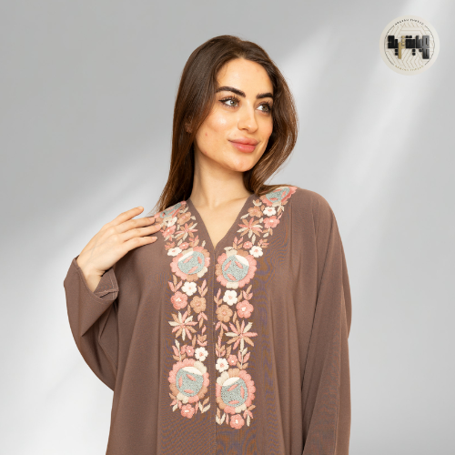 عبايه ملونة فخمة بتصميم زهري وقماش كريب فاخر